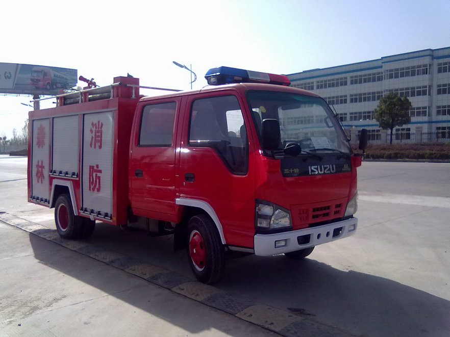 Isuzu 600P fire truck water tank 4000L