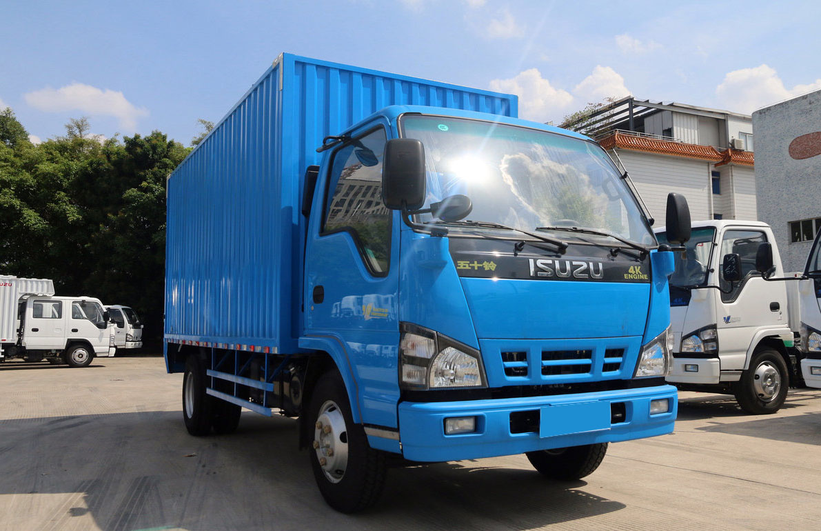 Isuzu 600P cargo box truck white color 