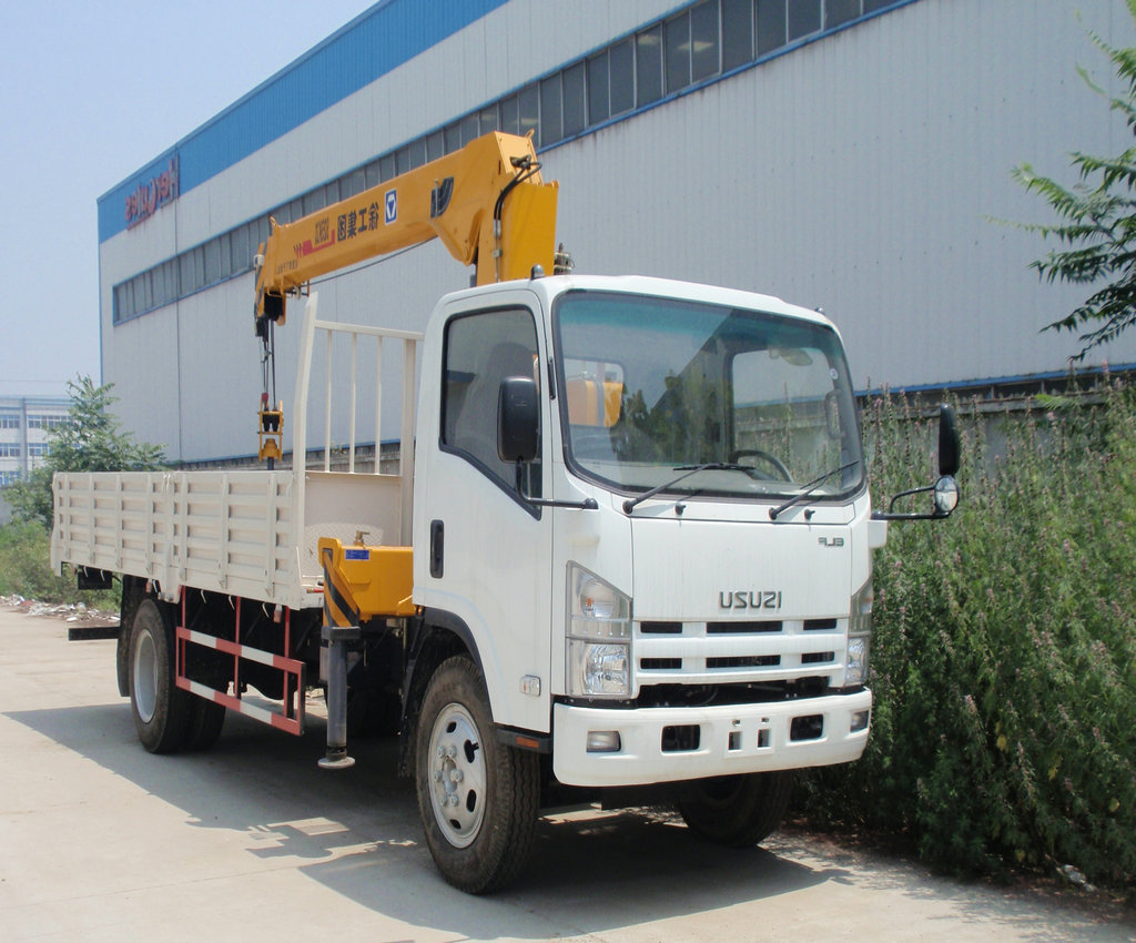 ISUZU ELF truck with crane XCMG 8T