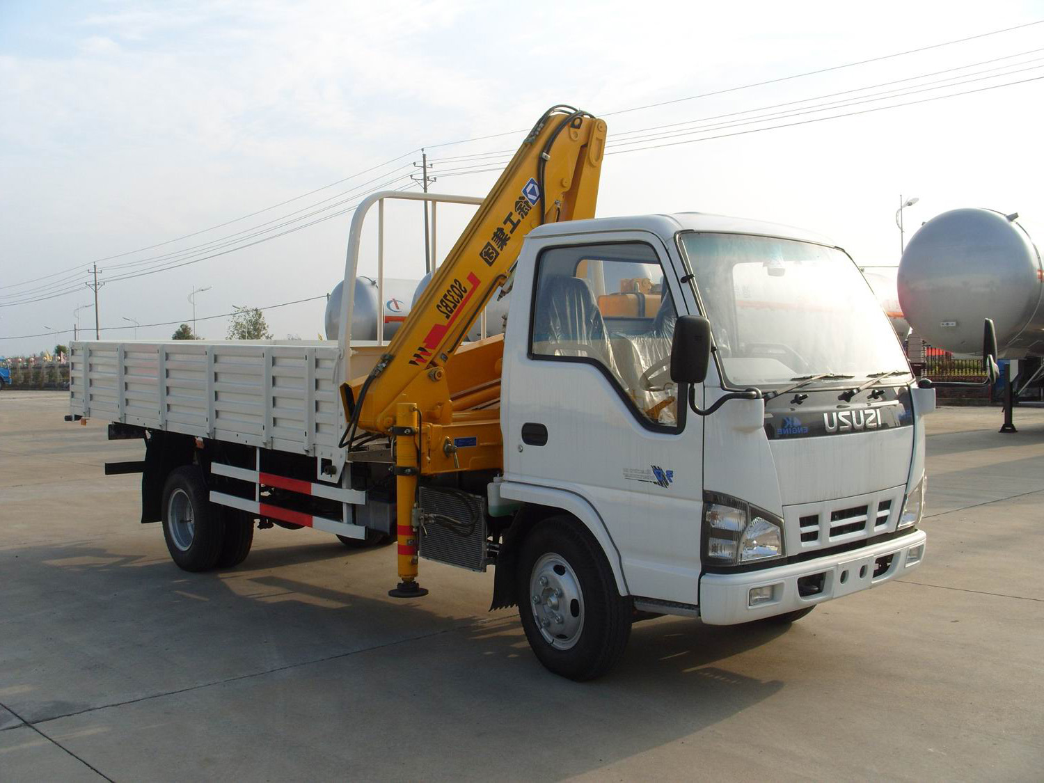 Isuzu 600p truck folder crane knuckle crane XCMG  