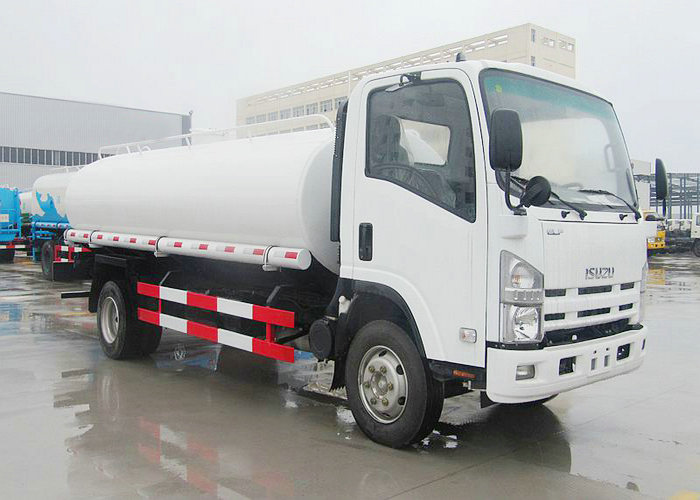 Isuzu 700P watering truck 10000L