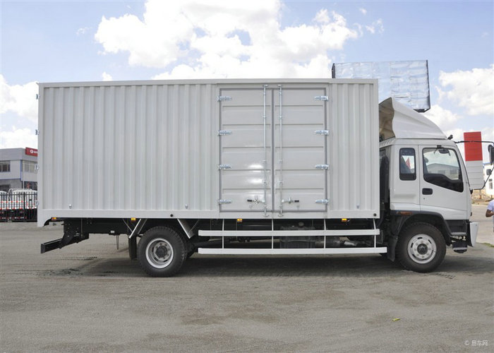 ISUZU FTR cargo van truck