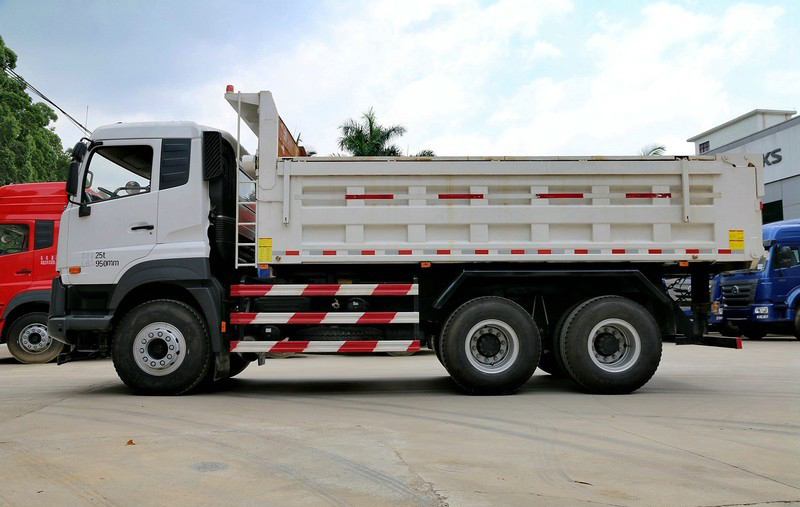 Nissan UD tipper truck 6x4 Euro4 380hp