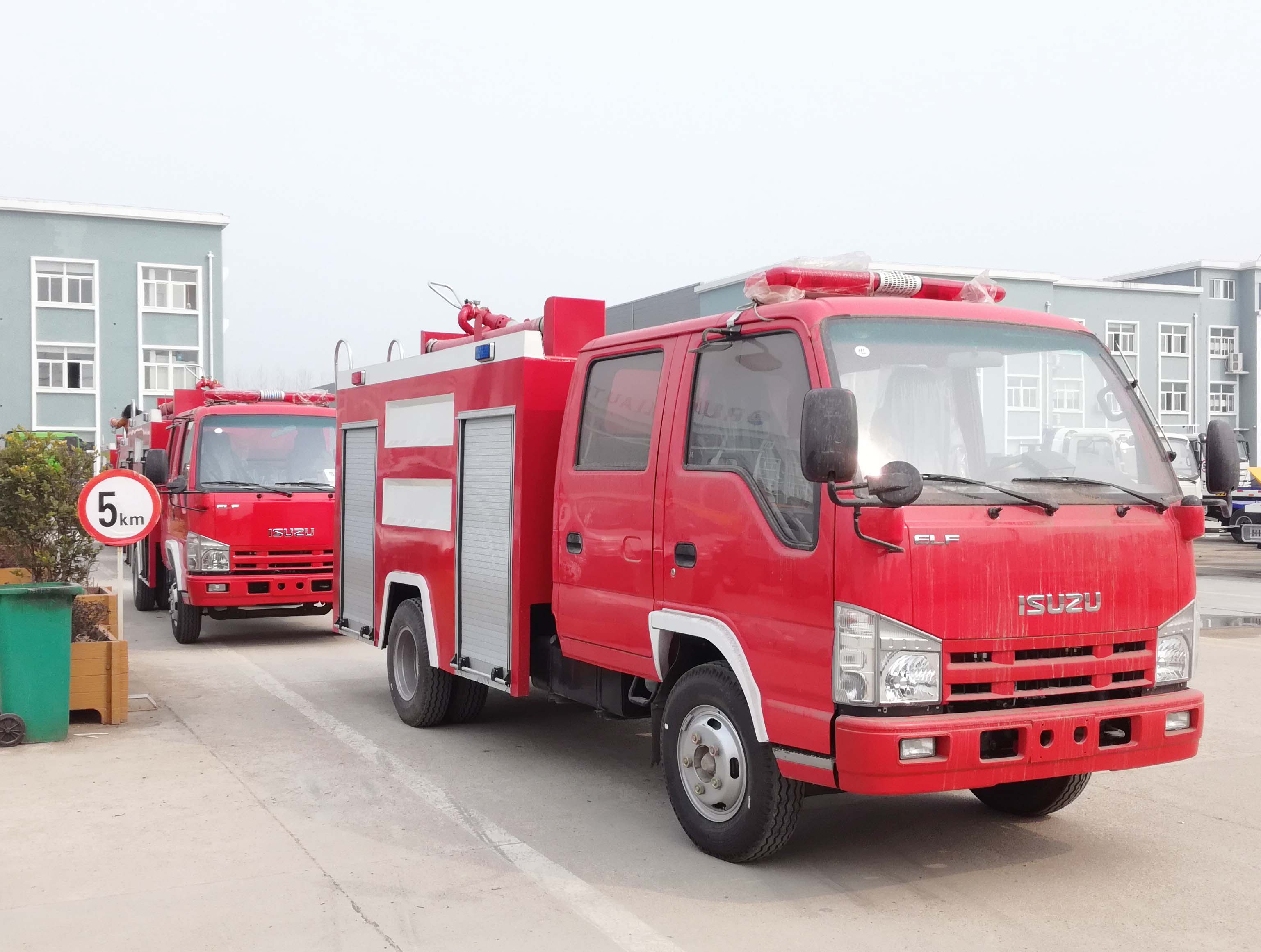 Isuzu 600p foam tanker fire truck 4000L