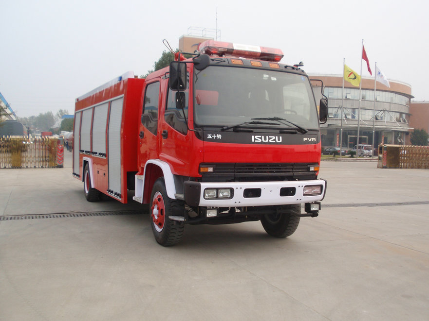 Isuzu 6cbm fire truck