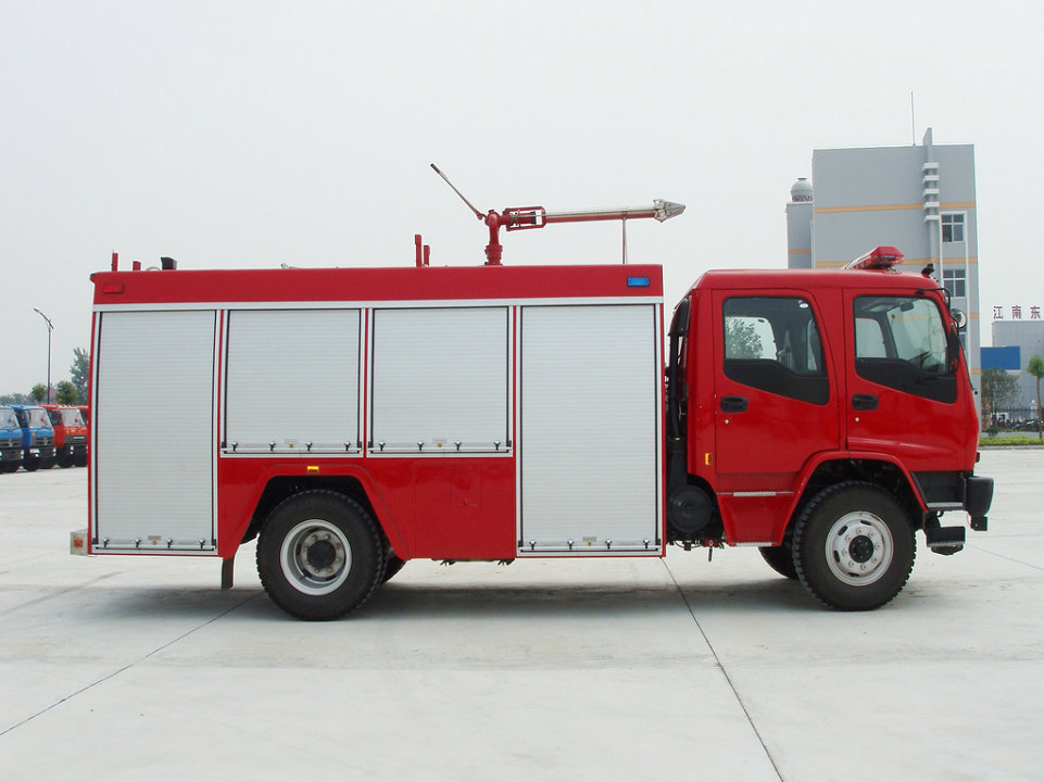 Isuzu FVR fire engine foam fire truck