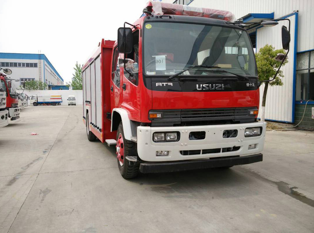 Isuzu ftr fire engine fire truck fire fighter truck 5000L