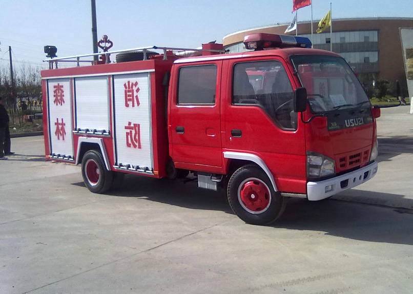 Isuzu 600P foam tank pumper fire truck  