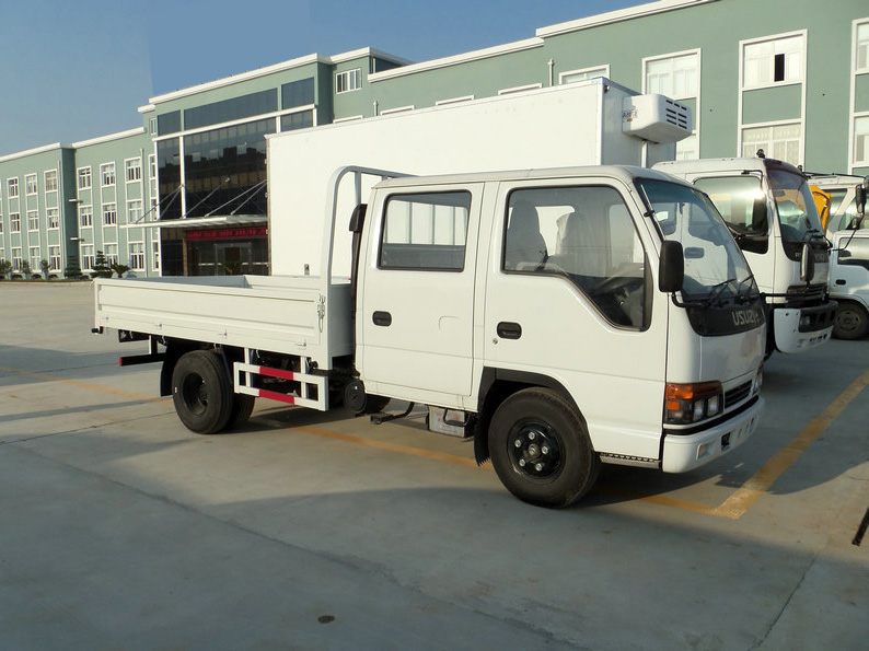 Isuzu 100P lorry truck double cabin 