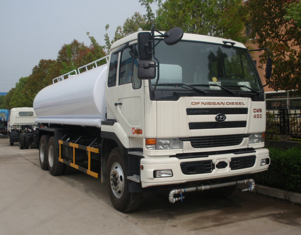 Nissan water tanker truck 22000L