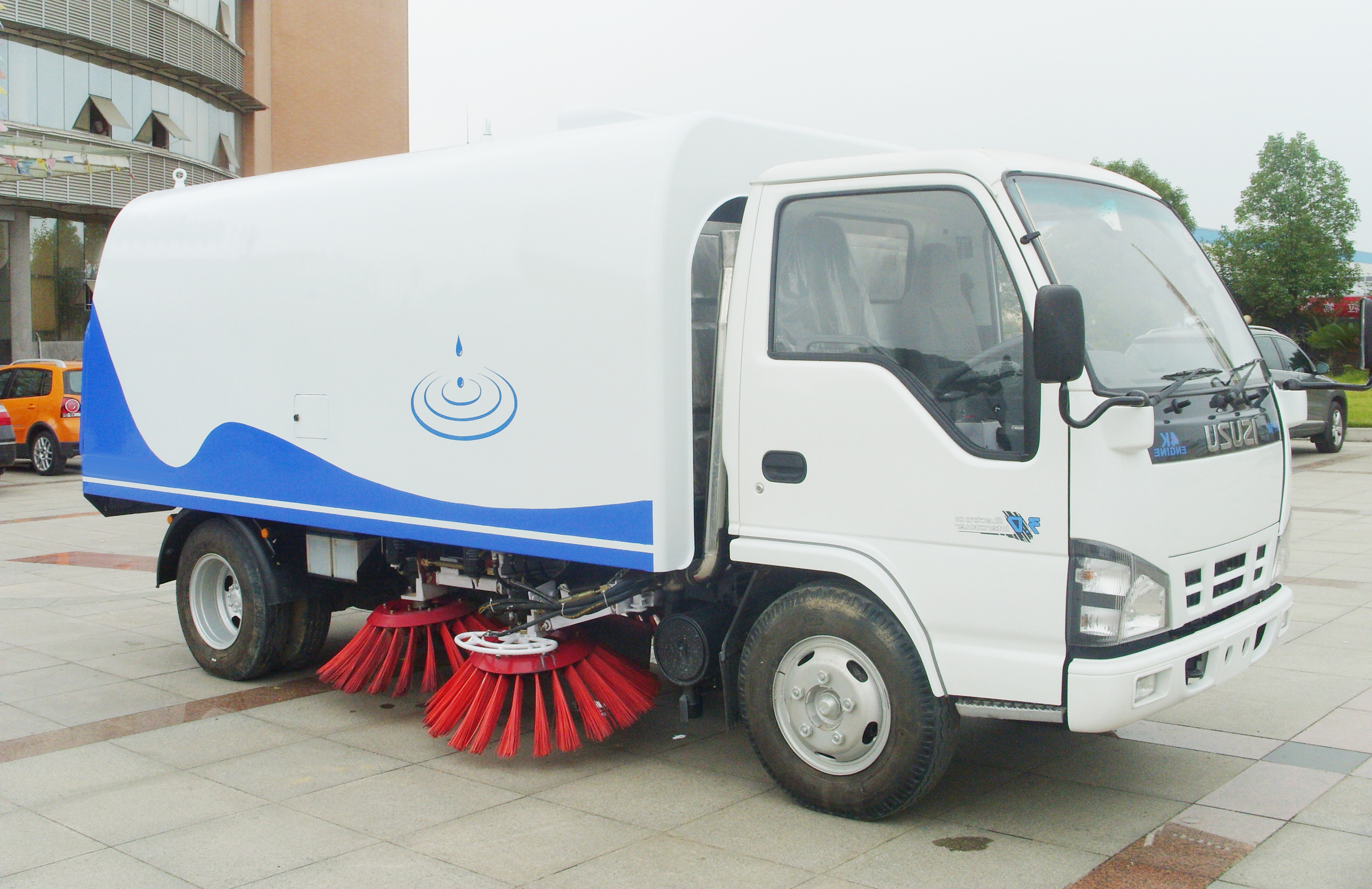 Isuzu 600P road cleaning truck road sweeper truck 